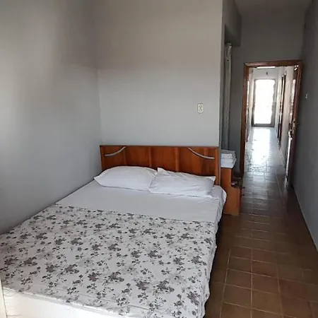 Set Arat & Guest house *